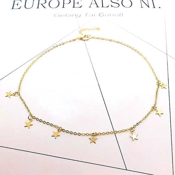 ⚜️[𝟯/$𝟭𝟴]⚜️Gold Star Delicate Simple Choker NEW - Picture 2 of 10